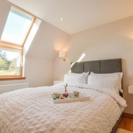 Rowan Tree Apartment - A Modern, Quiet Hideaway With Sweeping Views Across Oban Exterior foto